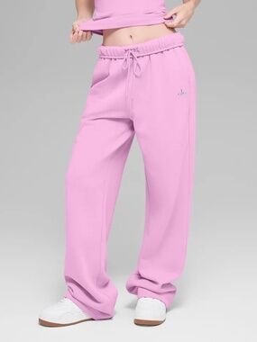 Accolade Straight Leg Sweatpant LIMITED EDITION COLOR: Candy Heart Pink